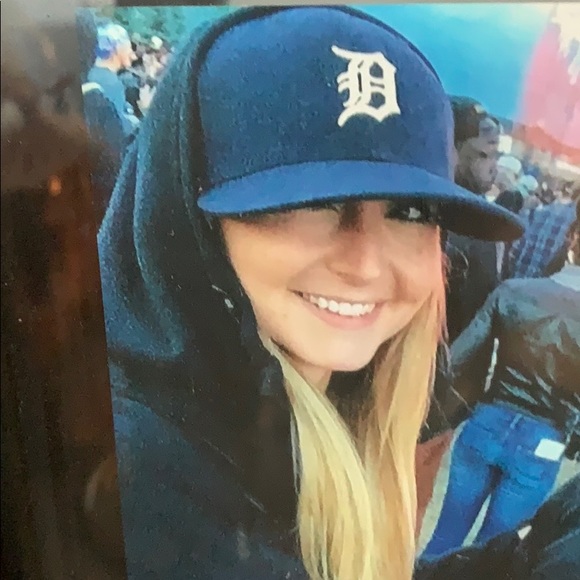 Meet your Posher, Kristin - Picture 1 of 1